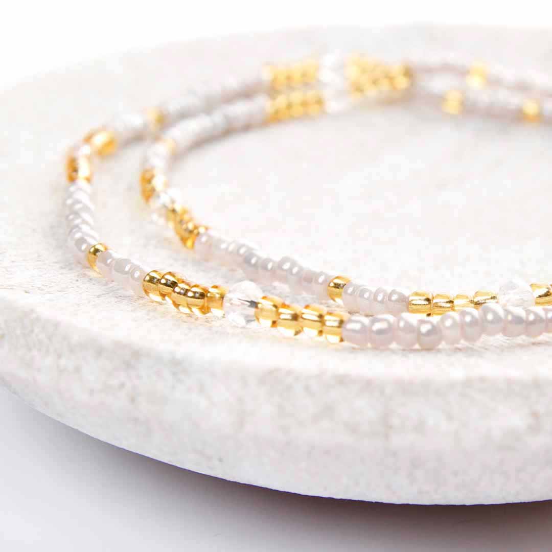 EarlGreyTeaBeadedAnkleBracelet-HandmadeArtisanJewelry-CloseUp-CanaCapri
