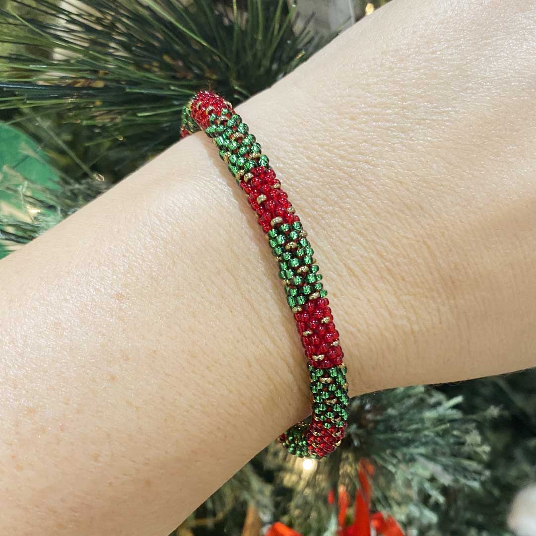 Sparkly Christmas Wreath - Dark Red Bead - 7"